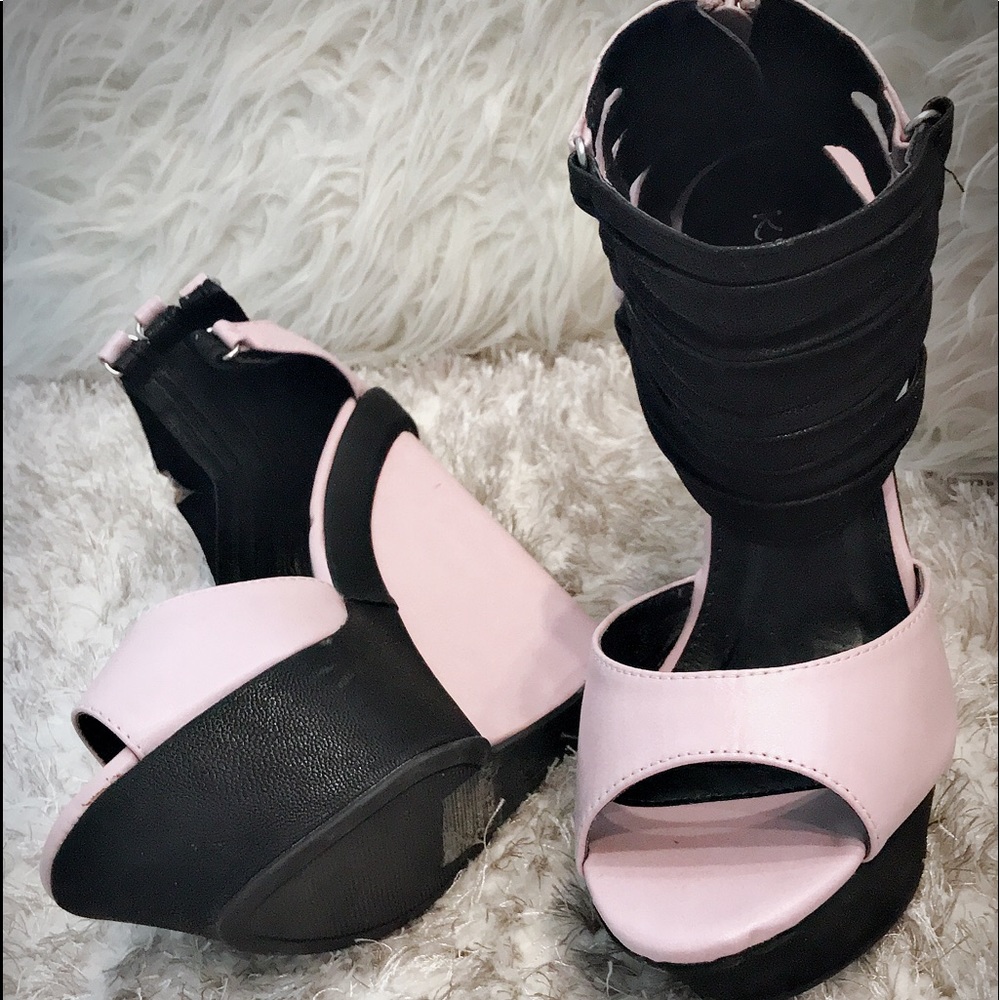 Shoes - Picture 2 of 3